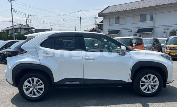 Buy Used Toyota Yaris White Car in Lae in Morobe Buy Used Toyota Yaris White Car in Lae in Morobe