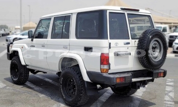 Acheter Occasion Voiture Toyota Land Cruiser Blanc à Port Moresby, National Capital District Acheter Occasion Voiture Toyota Land Cruiser Blanc à Port Moresby, National Capital District