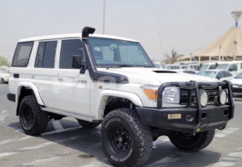Big with watermark toyota land cruiser morobe lae 7961