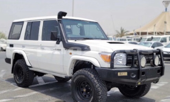 Acheter Occasion Voiture Toyota Land Cruiser Blanc à Lae, Morobe