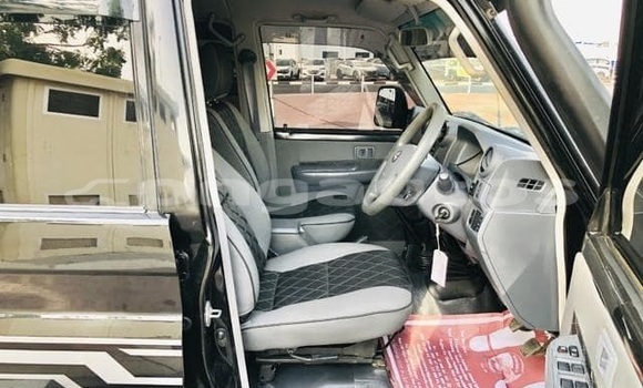 Acheter Occasion Voiture Toyota Land Cruiser Noir à Port Moresby, National Capital District Acheter Occasion Voiture Toyota Land Cruiser Noir à Port Moresby, National Capital District