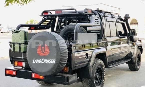 Acheter Occasion Voiture Toyota Land Cruiser Noir à Port Moresby, National Capital District Acheter Occasion Voiture Toyota Land Cruiser Noir à Port Moresby, National Capital District