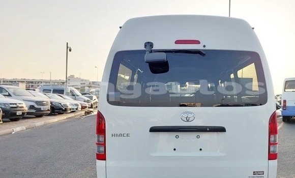 Acheter Occasion Voiture Toyota Hiace Blanc à Port Moresby, National Capital District Acheter Occasion Voiture Toyota Hiace Blanc à Port Moresby, National Capital District