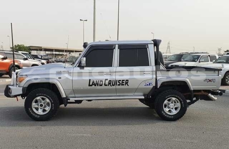 Big with watermark toyota land cruiser morobe lae 7981