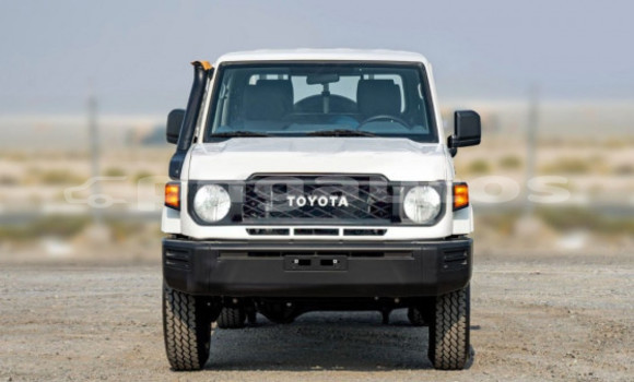 Acheter Occasion Voiture Toyota Land Cruiser Blanc à Port Moresby, National Capital District Acheter Occasion Voiture Toyota Land Cruiser Blanc à Port Moresby, National Capital District