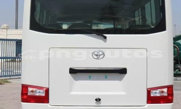 Acheter Occasion Voiture Toyota Coaster Blanc à Port Moresby, National Capital District Acheter Occasion Voiture Toyota Coaster Blanc à Port Moresby, National Capital District