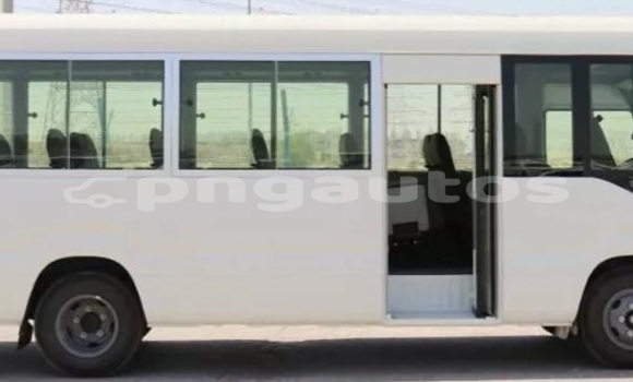 Acheter Occasion Voiture Toyota Coaster Blanc à Port Moresby, National Capital District Acheter Occasion Voiture Toyota Coaster Blanc à Port Moresby, National Capital District