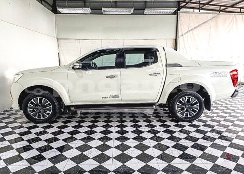 Big with watermark nissan navara national capital district port moresby 7990