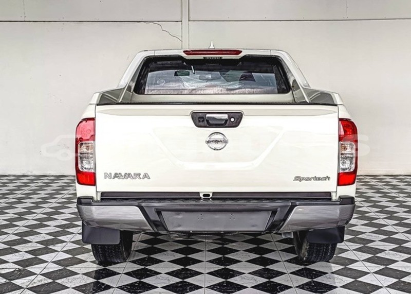 Big with watermark nissan navara national capital district port moresby 7990