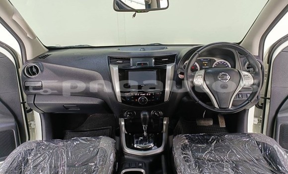 Buy Used Nissan Navara White Car in Port Moresby in National Capital District Buy Used Nissan Navara White Car in Port Moresby in National Capital District