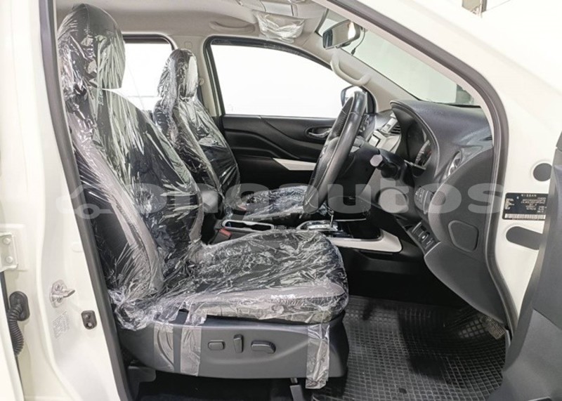 Big with watermark nissan navara national capital district port moresby 7990
