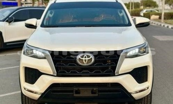 Buy Used Toyota Fortuner White Car in Port Moresby in National Capital District