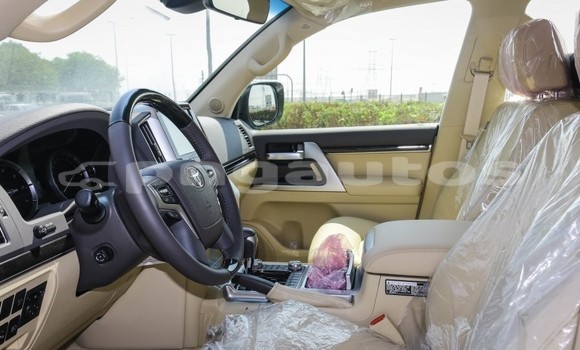 Buy Used Toyota Land Cruiser White Car in Port Moresby in National Capital District Buy Used Toyota Land Cruiser White Car in Port Moresby in National Capital District