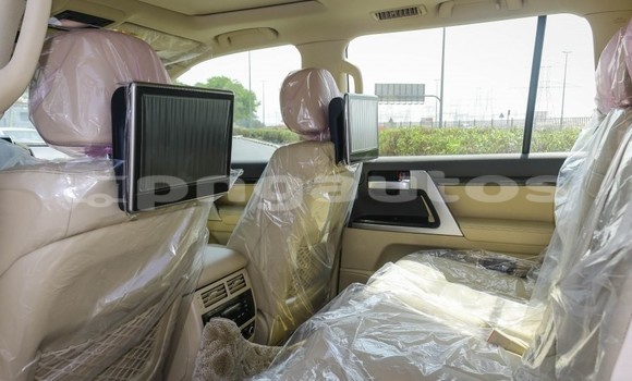 Buy Used Toyota Land Cruiser White Car in Port Moresby in National Capital District Buy Used Toyota Land Cruiser White Car in Port Moresby in National Capital District