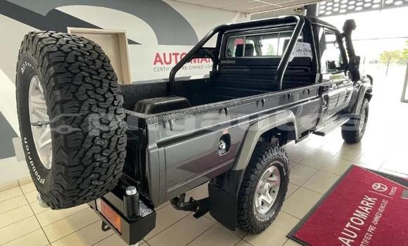 Buy Used Toyota Land Cruiser Black Car in Lae in Morobe Buy Used Toyota Land Cruiser Black Car in Lae in Morobe