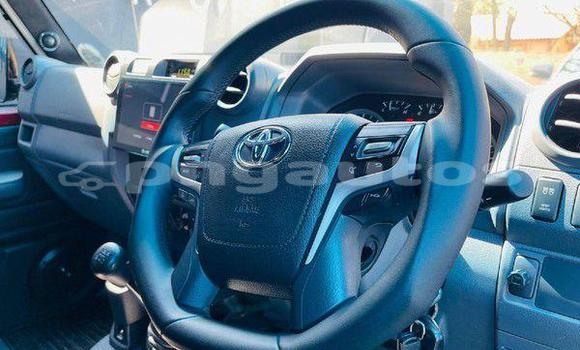Buy Used Toyota Land Cruiser Red Car in Lae in Morobe Buy Used Toyota Land Cruiser Red Car in Lae in Morobe
