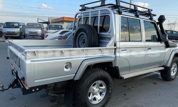 Buy Used Toyota Land Cruiser Silver Car in Port Moresby in National Capital District Buy Used Toyota Land Cruiser Silver Car in Port Moresby in National Capital District