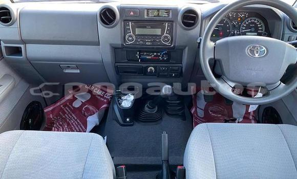 Buy Used Toyota Land Cruiser Silver Car in Port Moresby in National Capital District Buy Used Toyota Land Cruiser Silver Car in Port Moresby in National Capital District