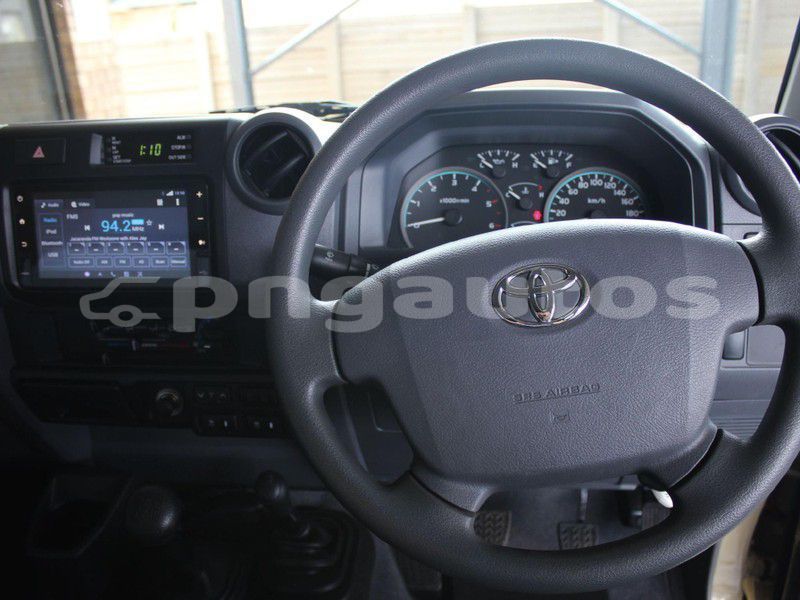 Big with watermark toyota land cruiser morobe lae 7999