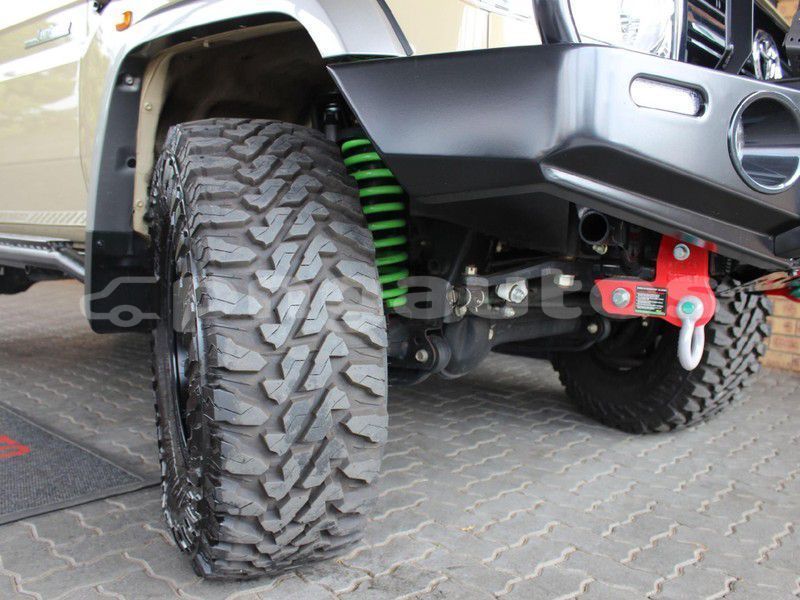 Big with watermark toyota land cruiser morobe lae 7999