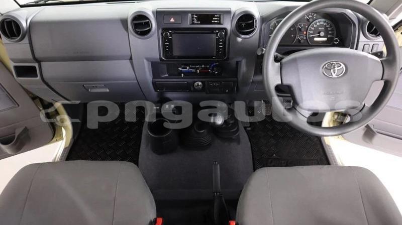 Big with watermark toyota land cruiser morobe lae 8000