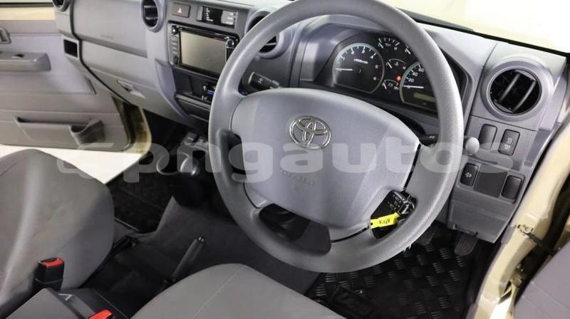 Big with watermark toyota land cruiser morobe lae 8000