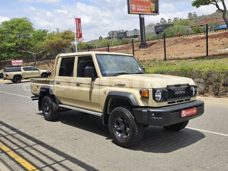 Big with watermark toyota land cruiser morobe lae 8001