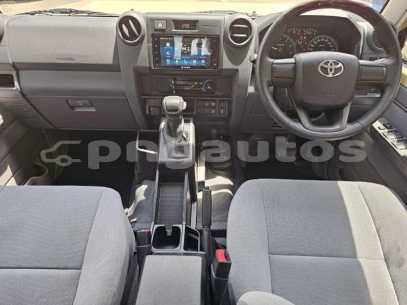 Big with watermark toyota land cruiser morobe lae 8001