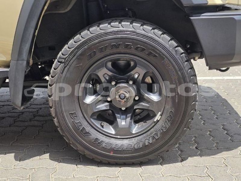 Big with watermark toyota land cruiser morobe lae 8001