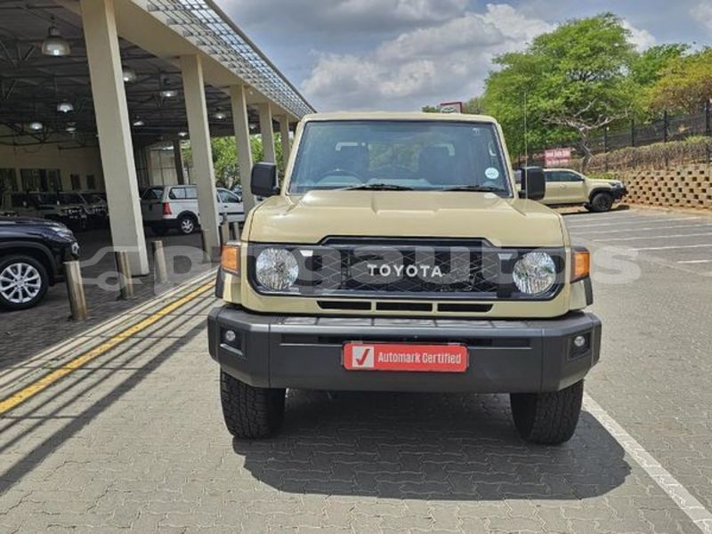 Big with watermark toyota land cruiser morobe lae 8001