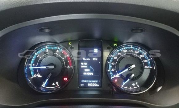 Buy Used Toyota Hilux White Car in Lae in Morobe Buy Used Toyota Hilux White Car in Lae in Morobe