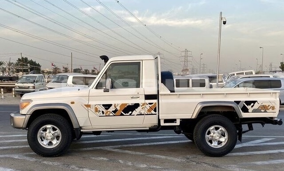 Buy Used Toyota Land Cruiser White Car in Liak in Milne Bay