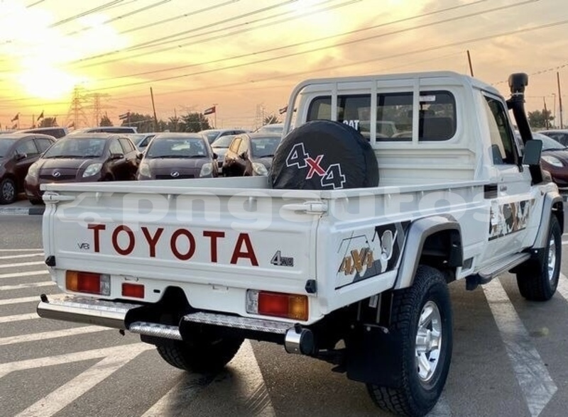 Big with watermark toyota land cruiser milne bay liak 8008
