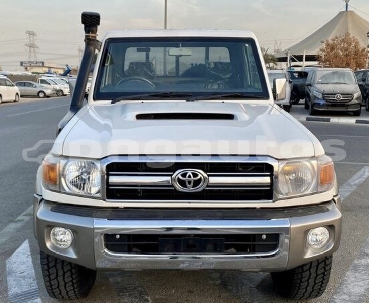 Big with watermark toyota land cruiser milne bay liak 8008