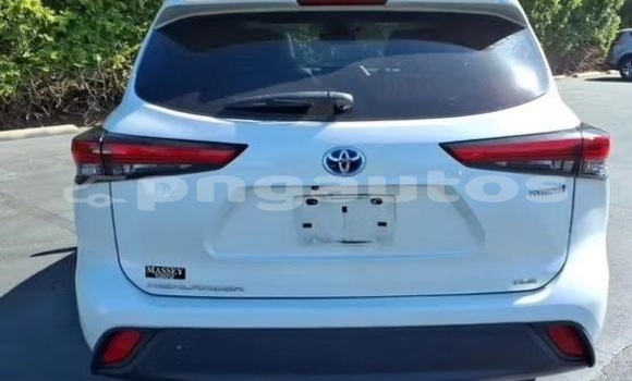 Buy Used Toyota Highlander White Car in Port Moresby in National Capital District Buy Used Toyota Highlander White Car in Port Moresby in National Capital District