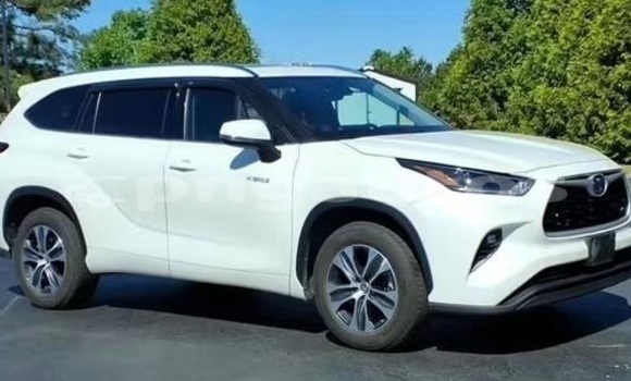 Buy Used Toyota Highlander White Car in Port Moresby in National Capital District Buy Used Toyota Highlander White Car in Port Moresby in National Capital District