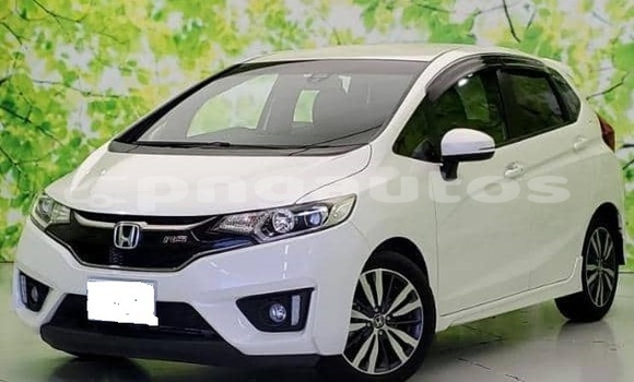 Buy Used Honda Fit White Car in Port Moresby in National Capital District