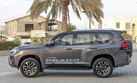 Buy Used Toyota Land Cruiser Prado White Car in Port Moresby in National Capital District Buy Used Toyota Land Cruiser Prado White Car in Port Moresby in National Capital District