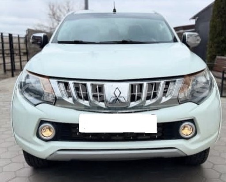 Big with watermark mitsubishi l200 national capital district port moresby 8027