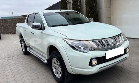 Buy Used Mitsubishi L200 White Car in Port Moresby in National Capital District Buy Used Mitsubishi L200 White Car in Port Moresby in National Capital District