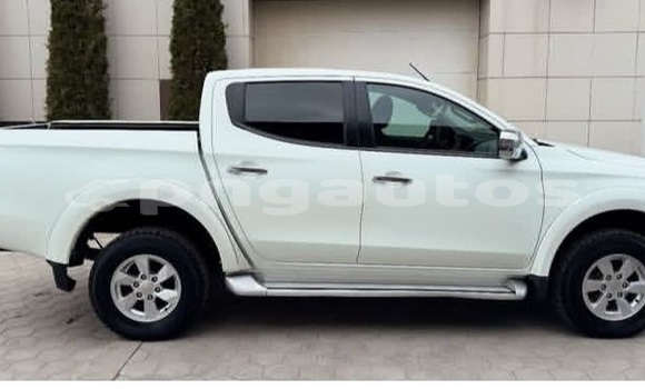 Buy Used Mitsubishi L200 White Car in Port Moresby in National Capital District Buy Used Mitsubishi L200 White Car in Port Moresby in National Capital District