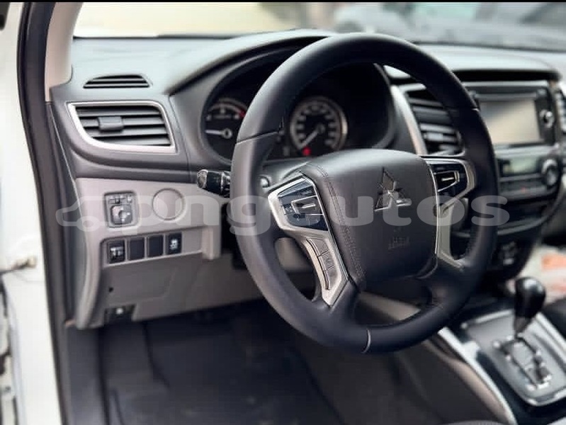 Big with watermark mitsubishi l200 national capital district port moresby 8027