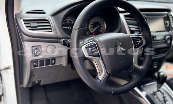 Buy Used Mitsubishi L200 White Car in Port Moresby in National Capital District Buy Used Mitsubishi L200 White Car in Port Moresby in National Capital District