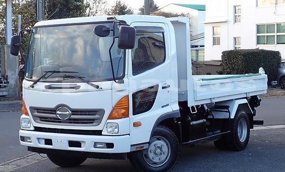 Buy Used Toyota Dyna White Truck in Lae in Morobe