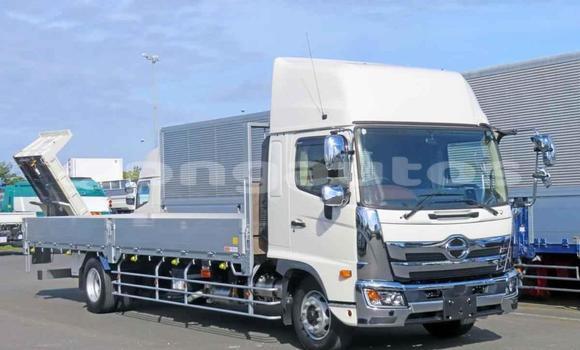 Buy Used Toyota Dyna White Truck in Lae in Morobe