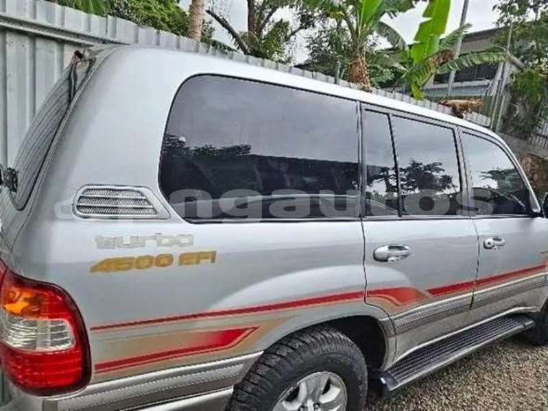 Big with watermark toyota land cruiser milne bay mapona 8047