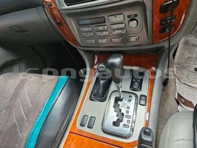 Big with watermark toyota land cruiser milne bay mapona 8047