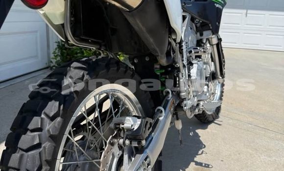 Buy Used Kawasaki KLX Green Bike in Port Moresby in National Capital District Buy Used Kawasaki KLX Green Bike in Port Moresby in National Capital District