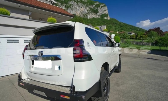 Buy Used Toyota Land Cruiser White Car in Ambok in Madang Buy Used Toyota Land Cruiser White Car in Ambok in Madang