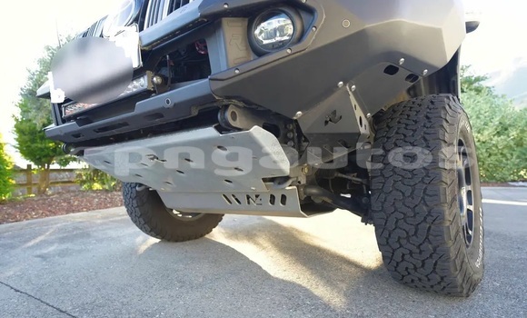 Buy Used Toyota Land Cruiser White Car in Ambok in Madang Buy Used Toyota Land Cruiser White Car in Ambok in Madang